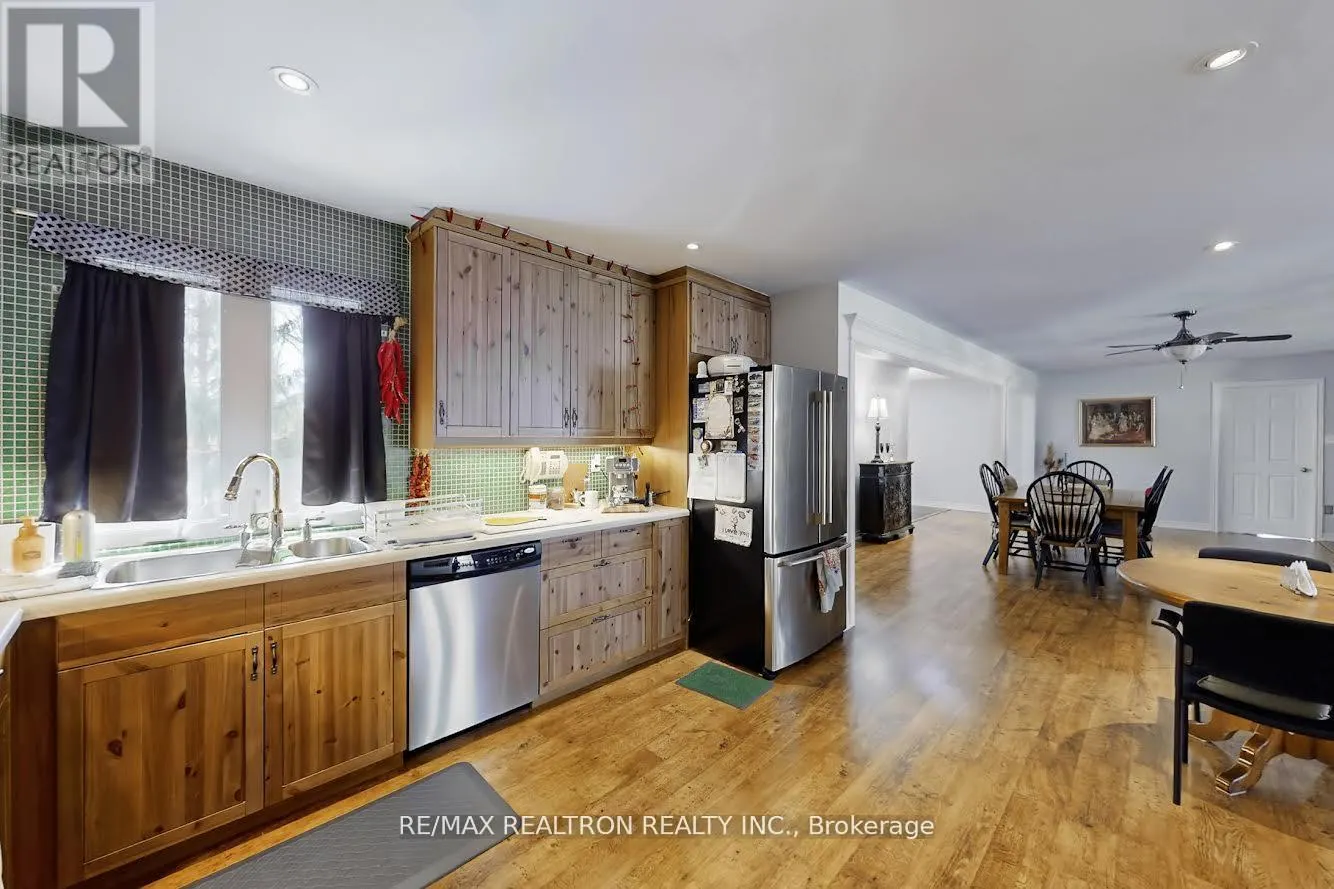 709 ROLAND ROAD