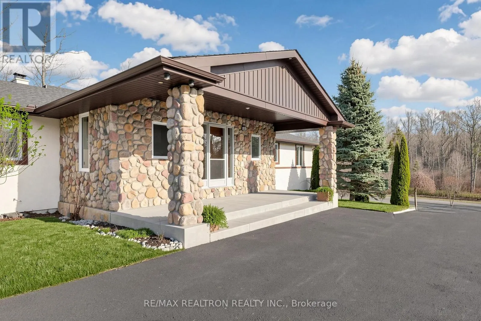 709 ROLAND ROAD