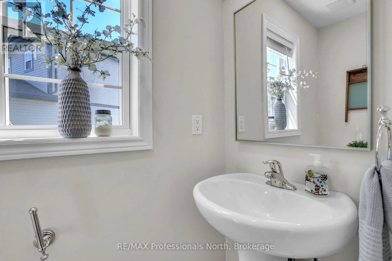 33 WHITEHORN PARK ROAD W