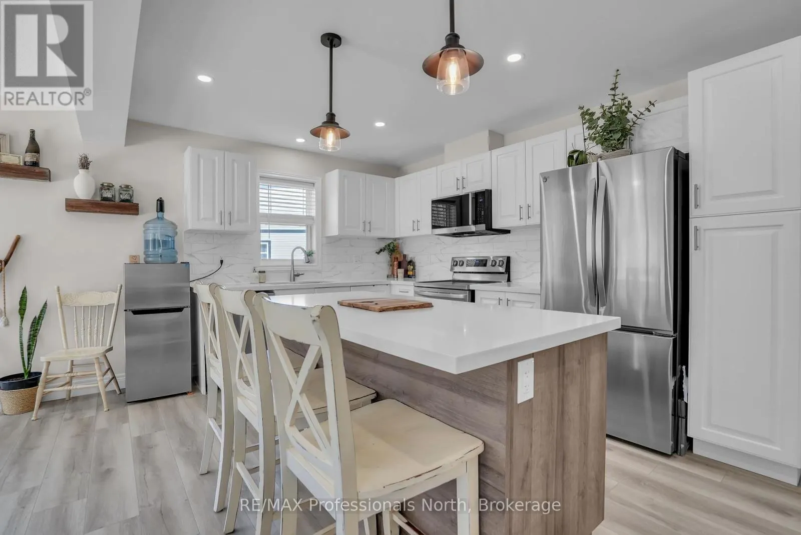 33 WHITEHORN PARK ROAD W