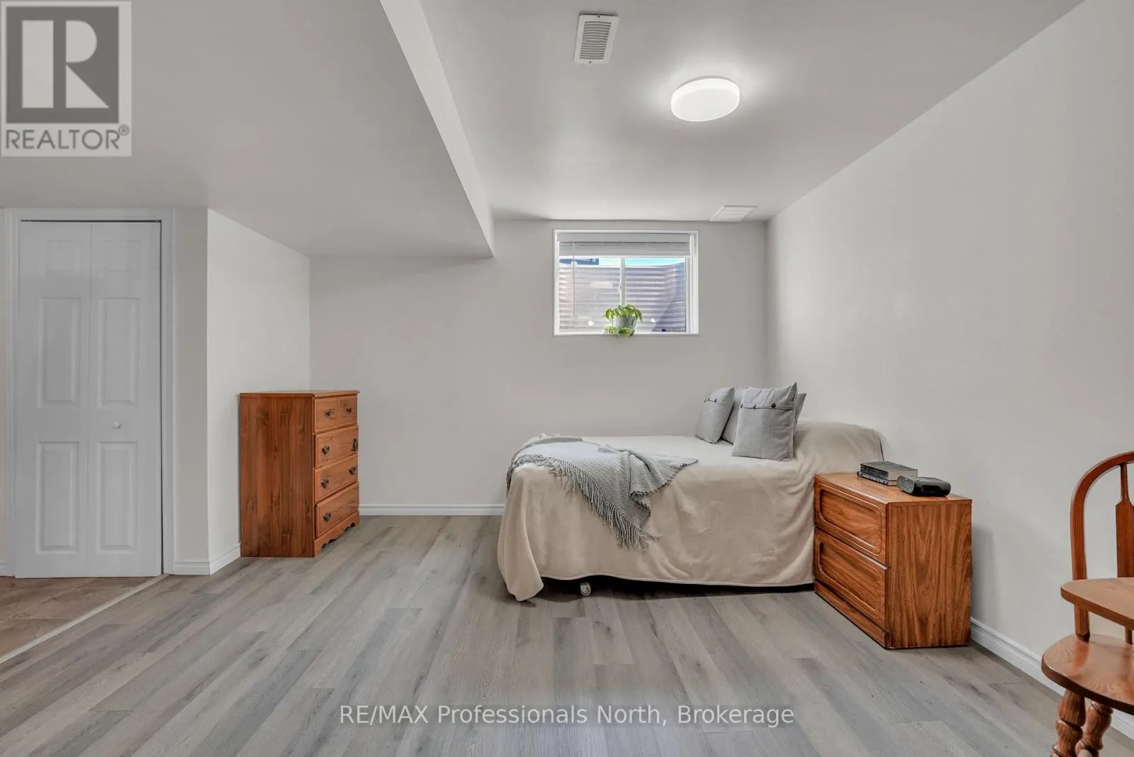 33 WHITEHORN PARK ROAD W