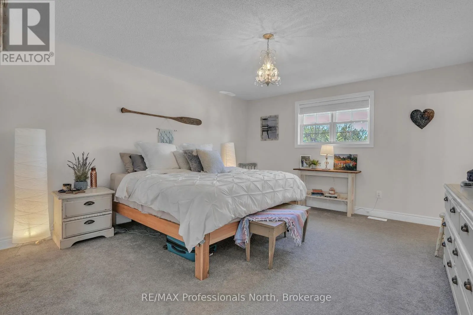 33 WHITEHORN PARK ROAD W