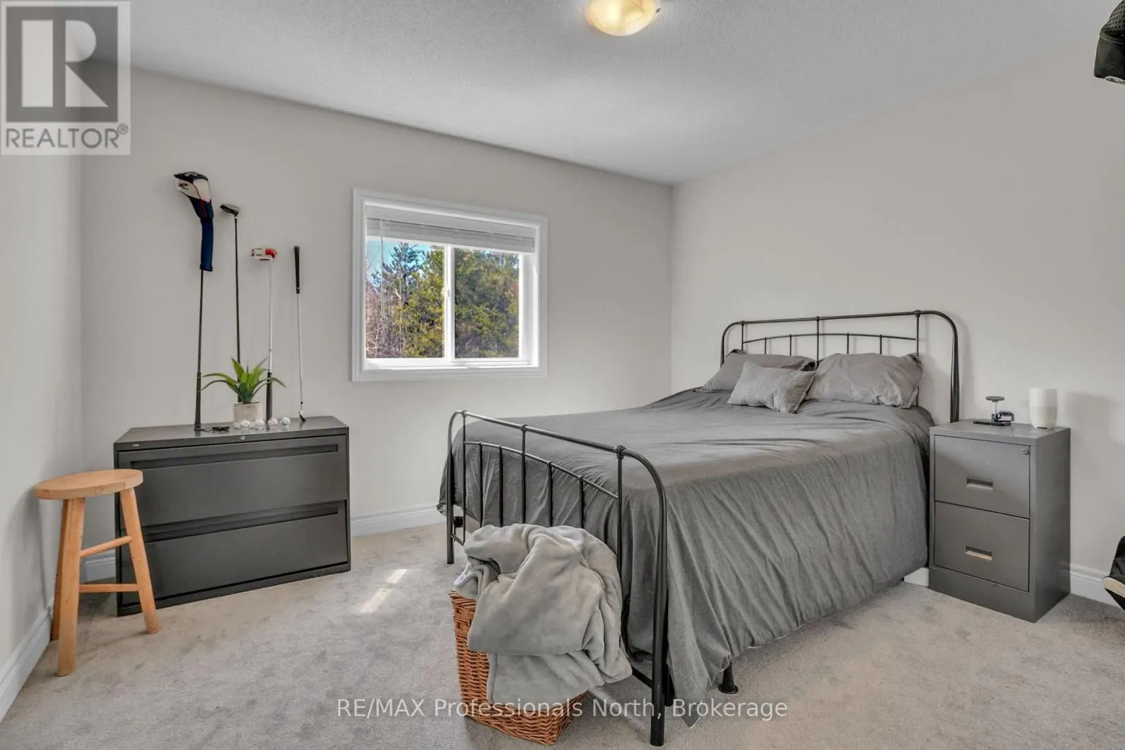 33 WHITEHORN PARK ROAD W