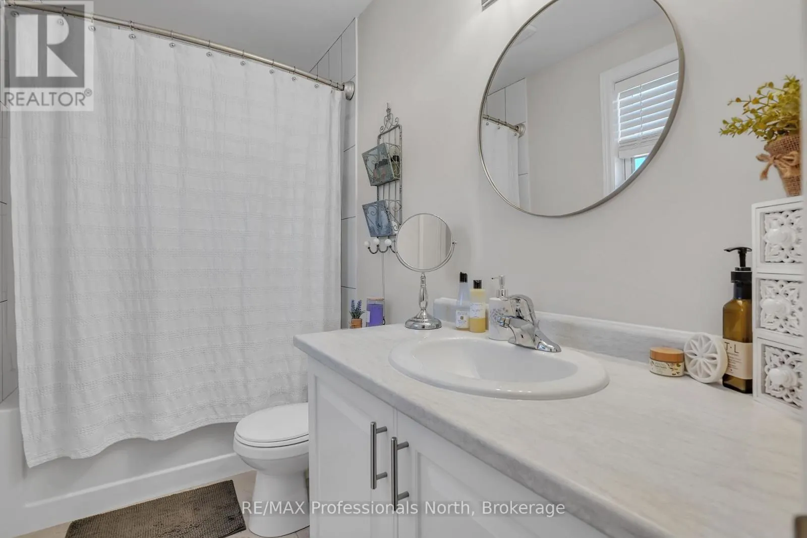 33 WHITEHORN PARK ROAD W