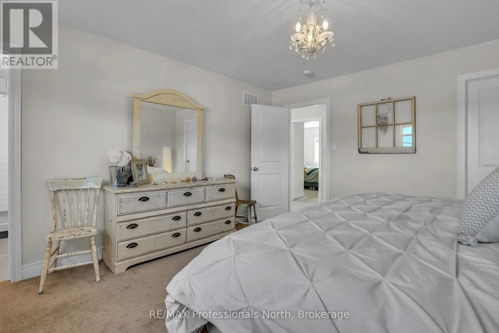 33 WHITEHORN PARK ROAD W