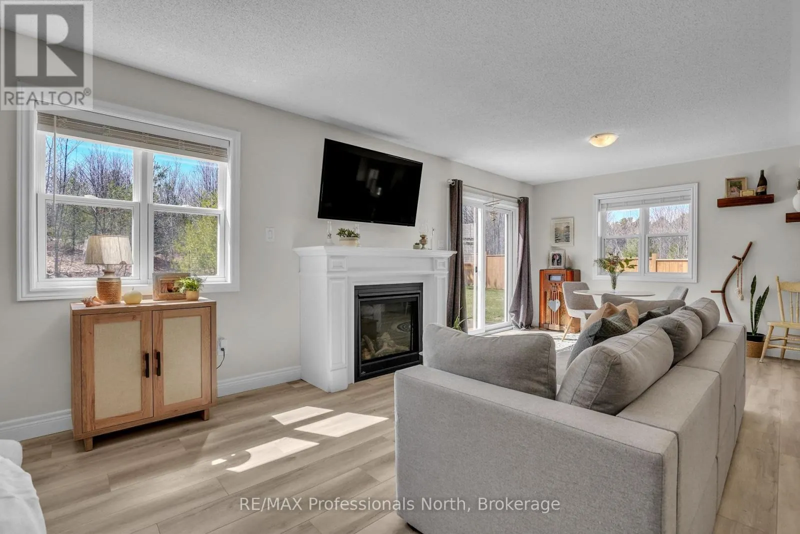 33 WHITEHORN PARK ROAD W