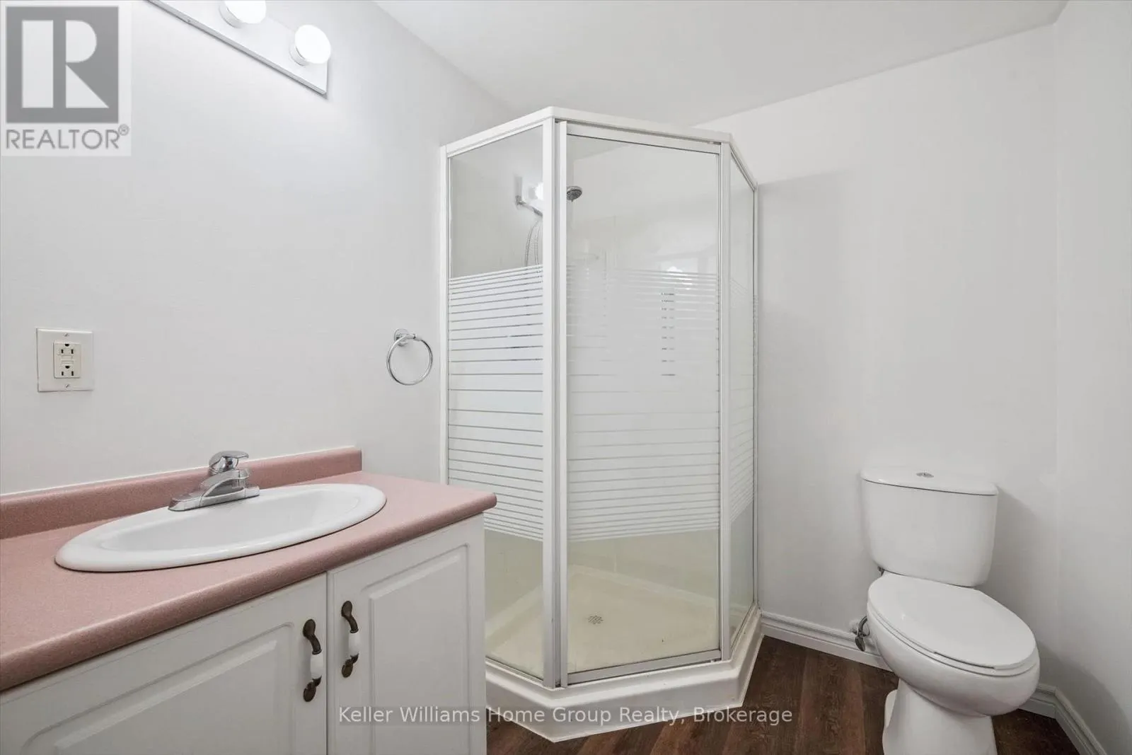 28 PEGLAR CRESCENT