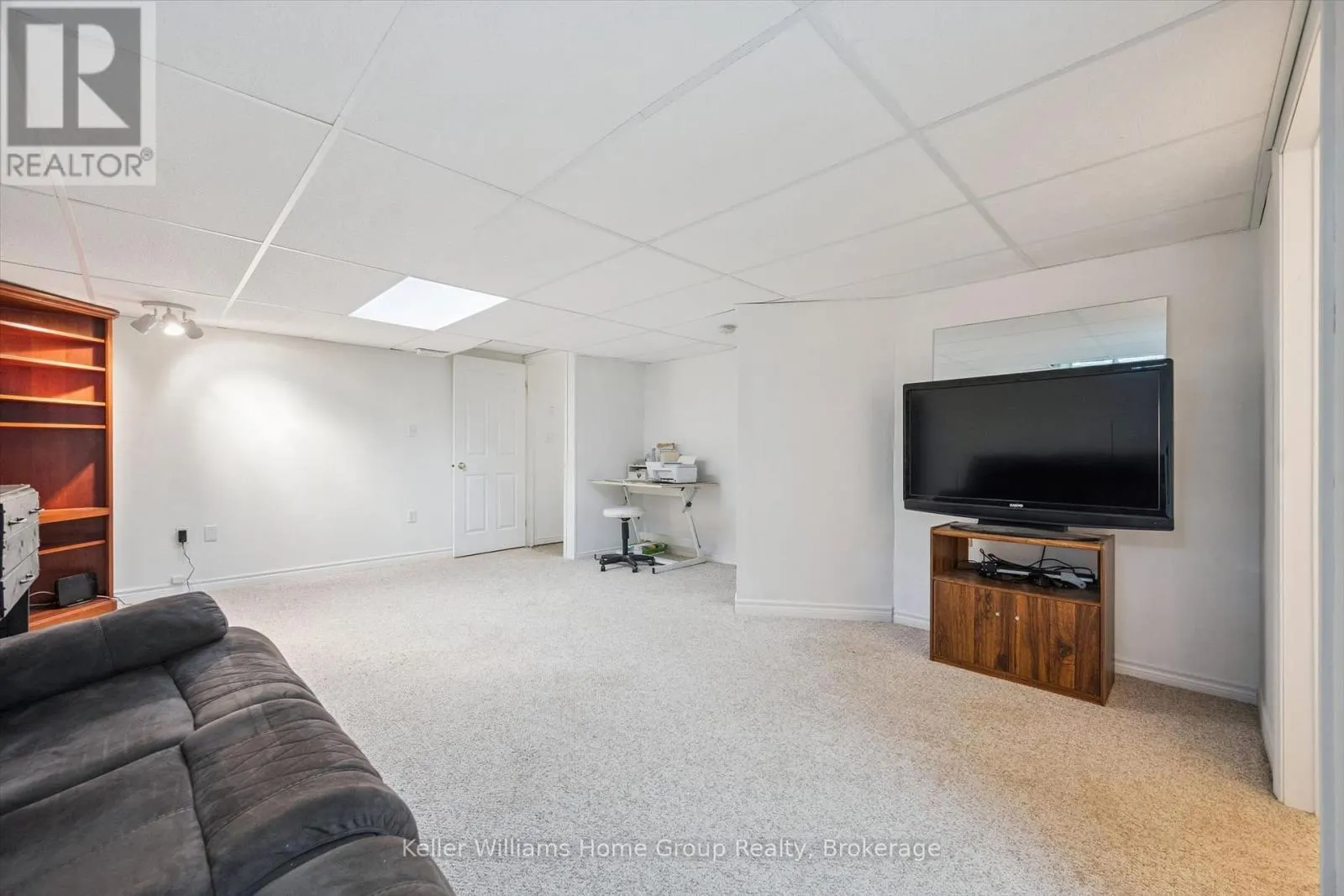 28 PEGLAR CRESCENT