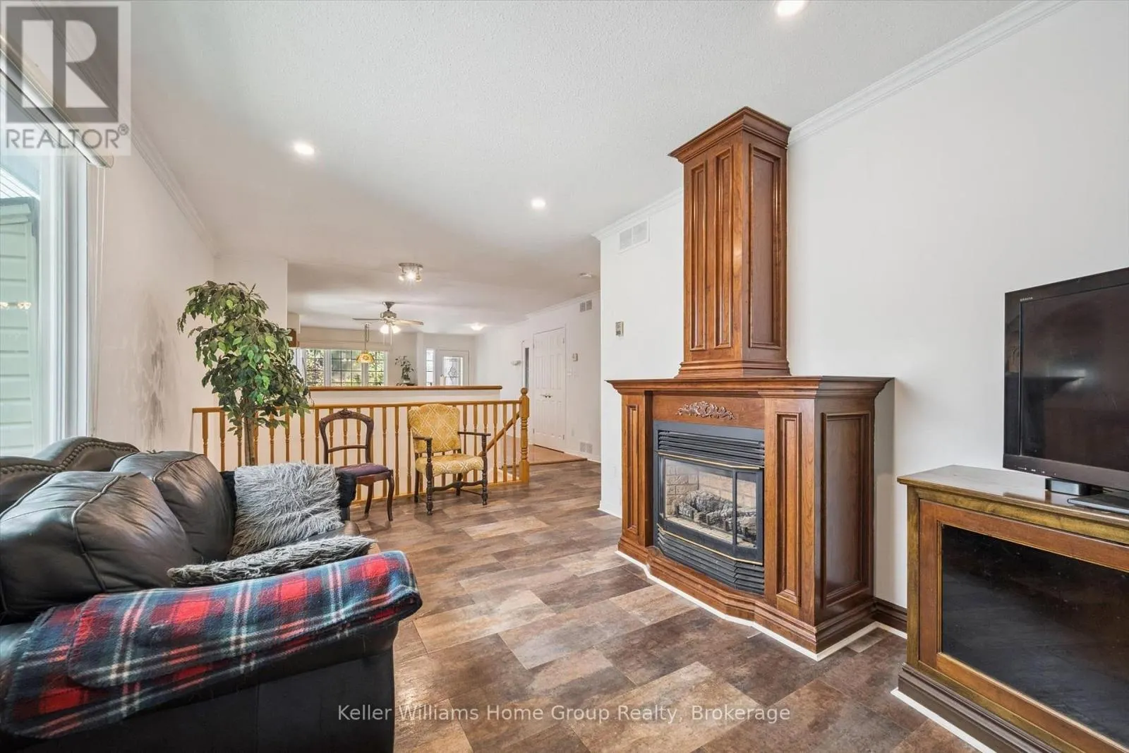 28 PEGLAR CRESCENT