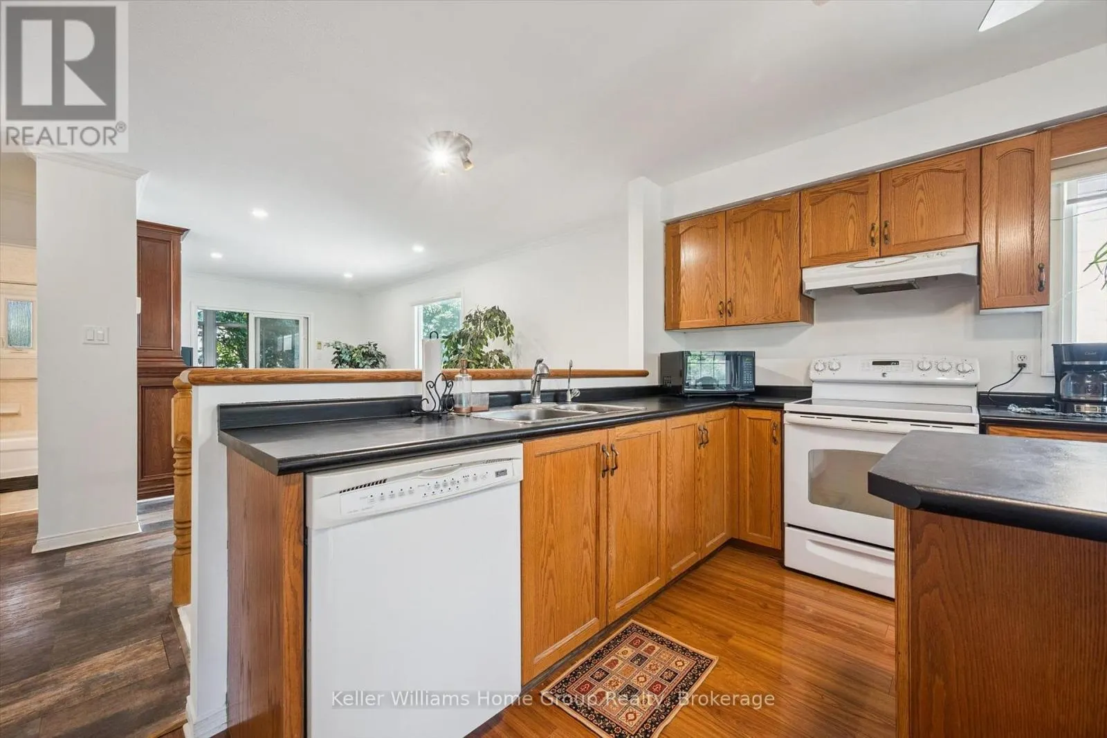 28 PEGLAR CRESCENT