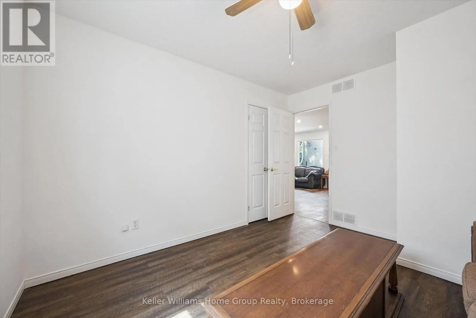 28 PEGLAR CRESCENT