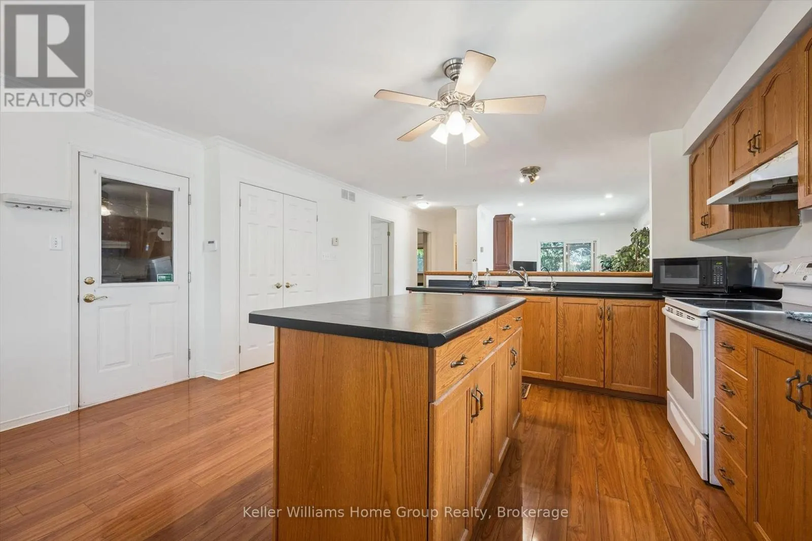 28 PEGLAR CRESCENT