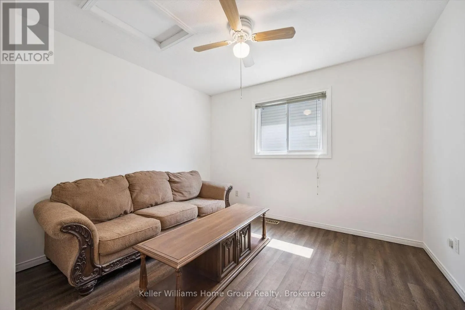 28 PEGLAR CRESCENT