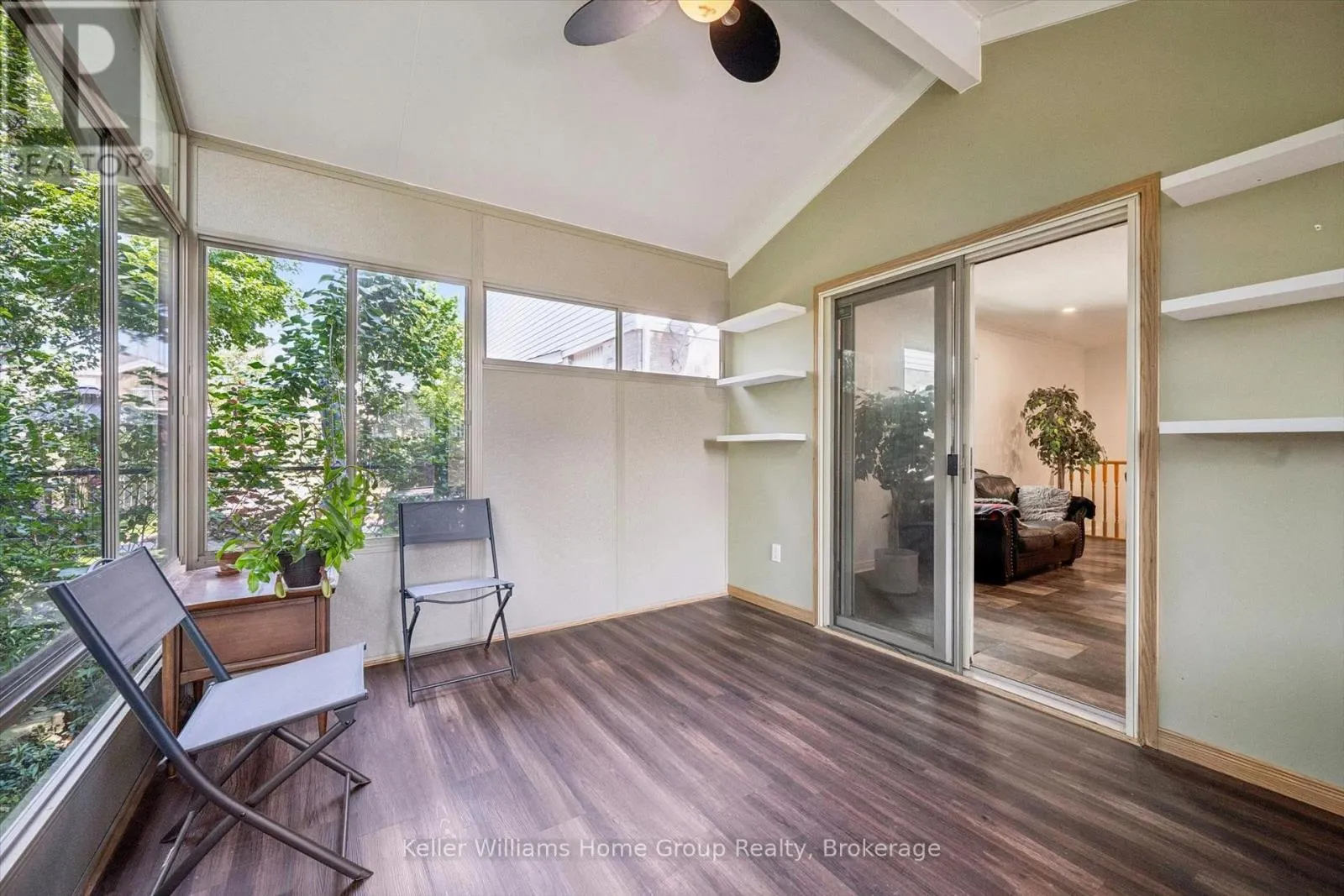 28 PEGLAR CRESCENT