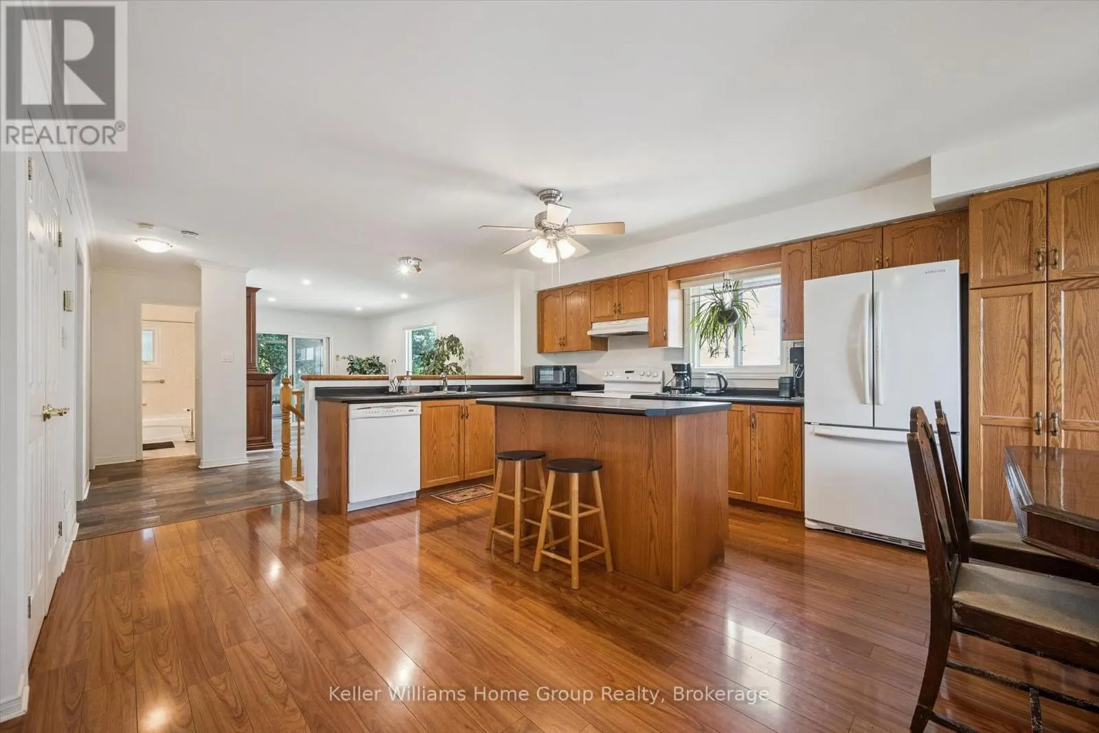 28 PEGLAR CRESCENT