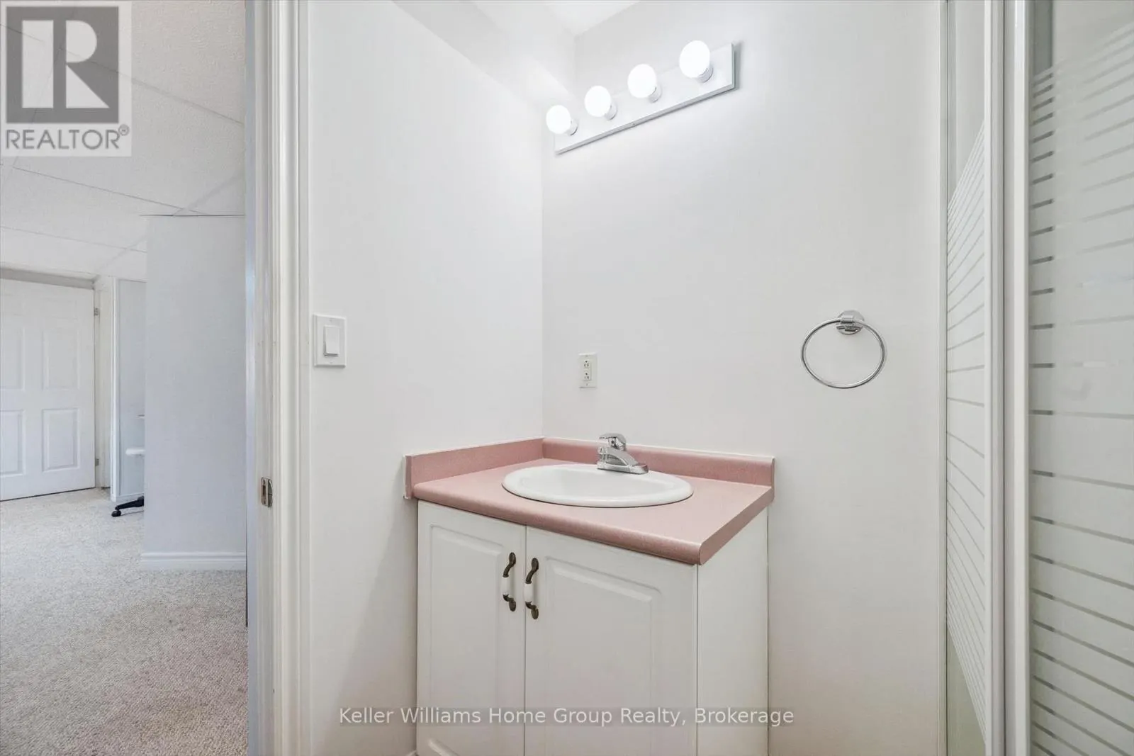 28 PEGLAR CRESCENT