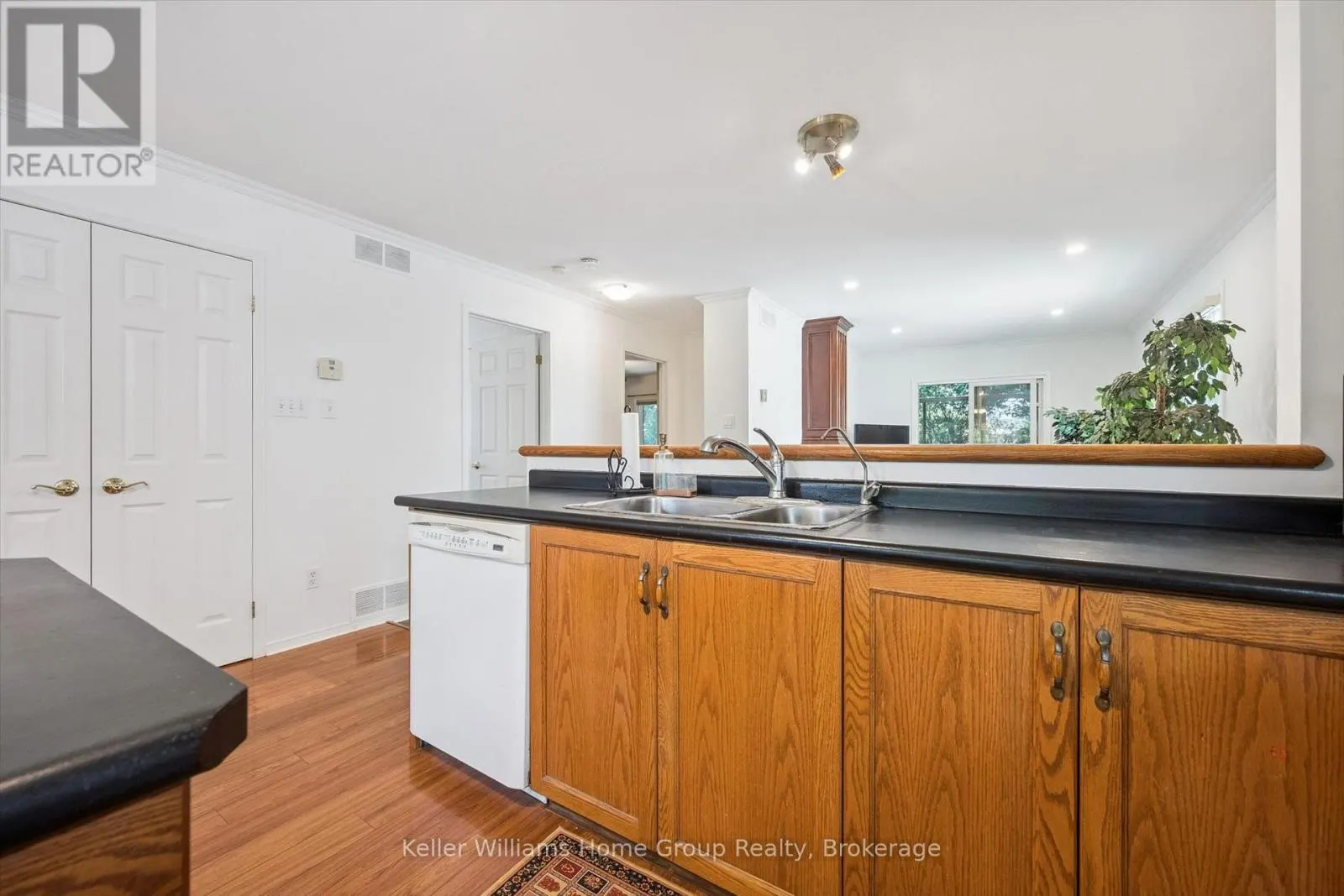 28 PEGLAR CRESCENT