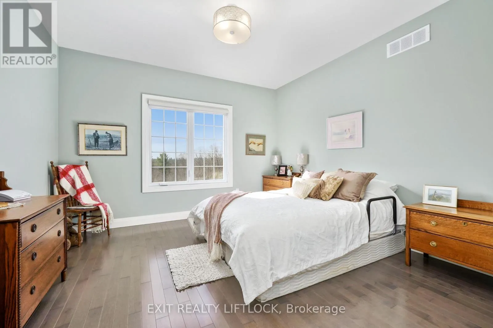 10 - 68 BLOSSOM COURT #10