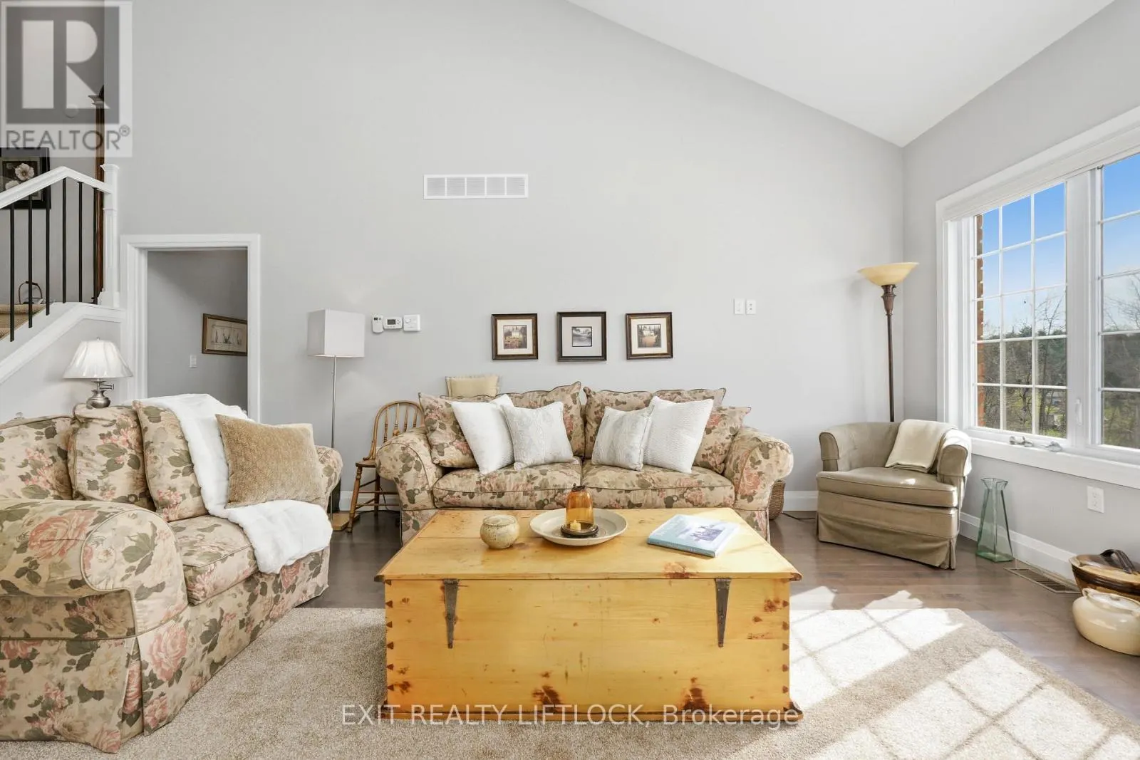 10 - 68 BLOSSOM COURT #10