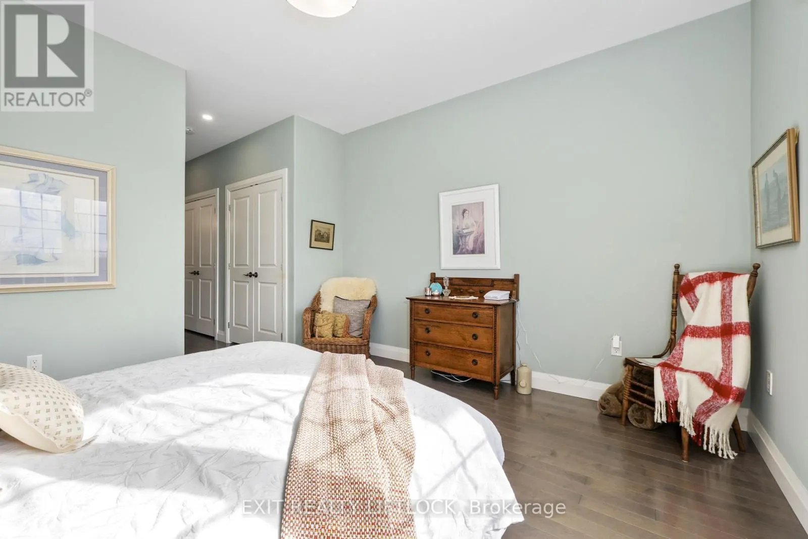 10 - 68 BLOSSOM COURT #10