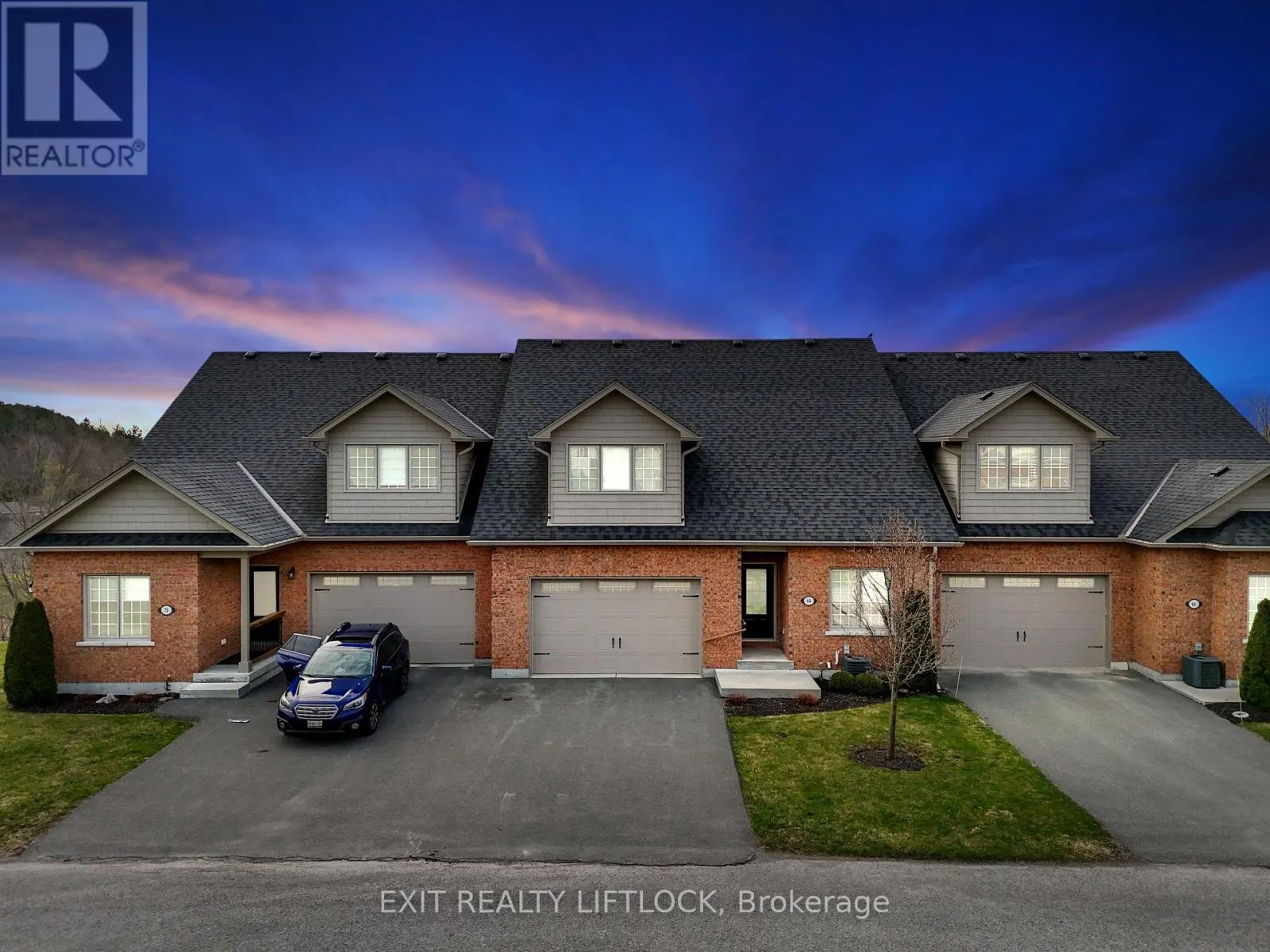10 - 68 BLOSSOM COURT #10