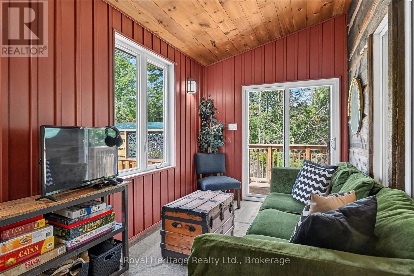 82 KENNEDY DRIVE