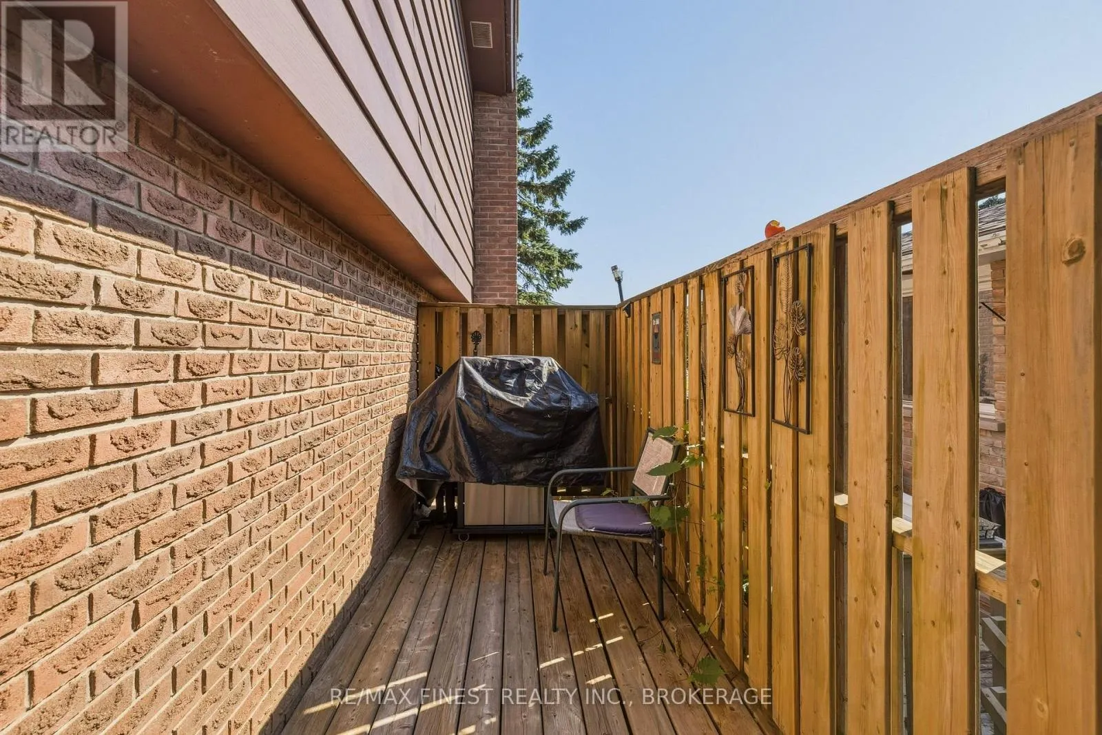 780 CEDARWOOD DRIVE