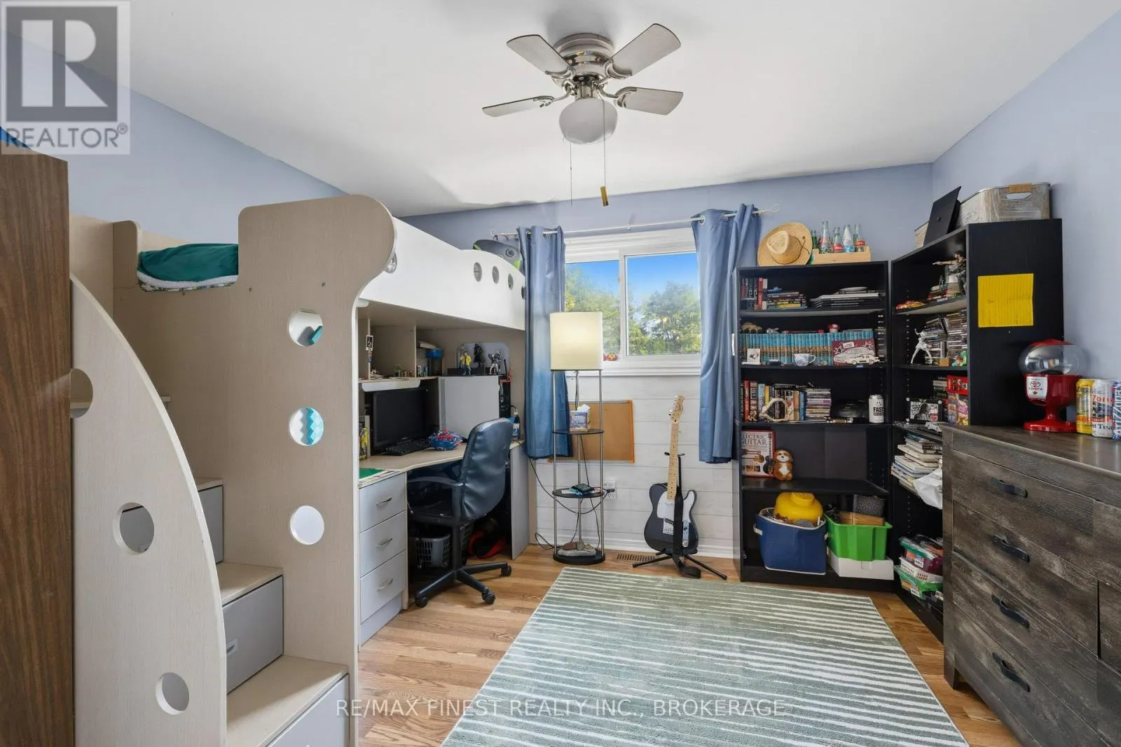 780 CEDARWOOD DRIVE