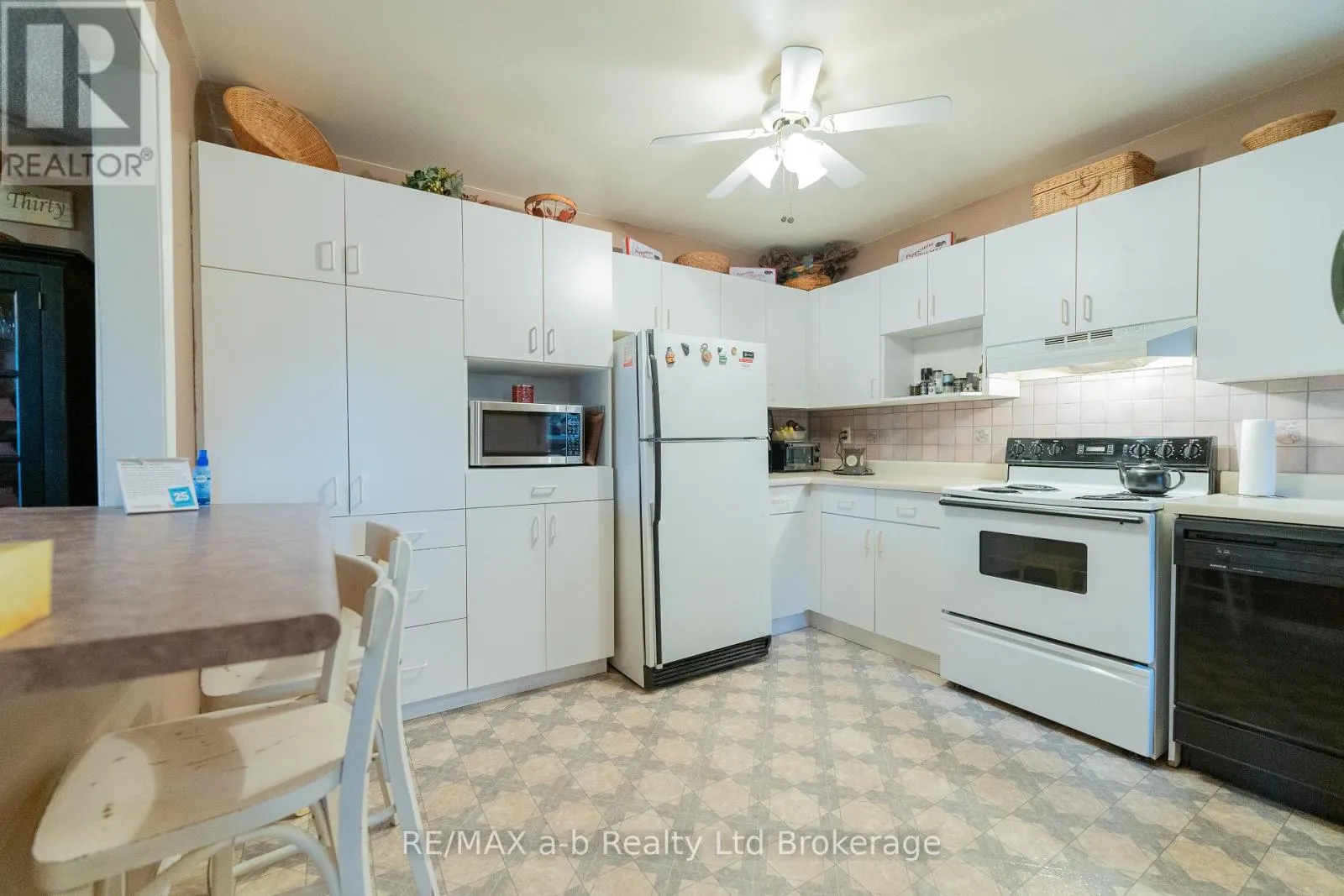 8 - 19 WREN COURT #8