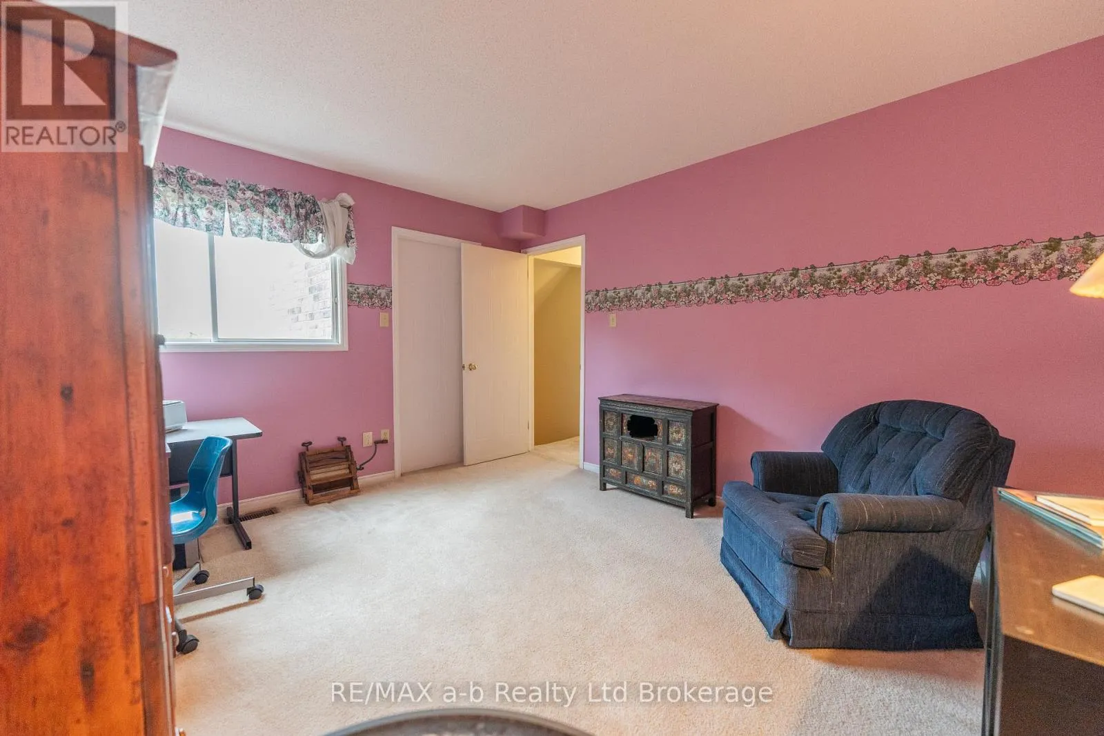 8 - 19 WREN COURT #8