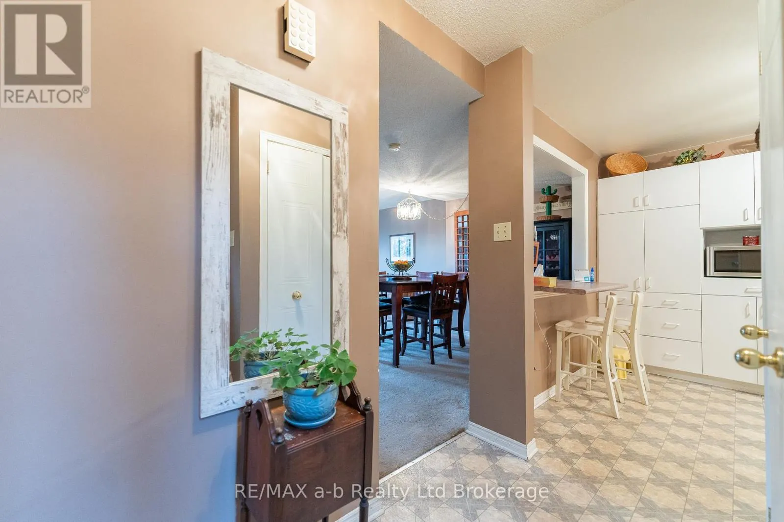 8 - 19 WREN COURT #8