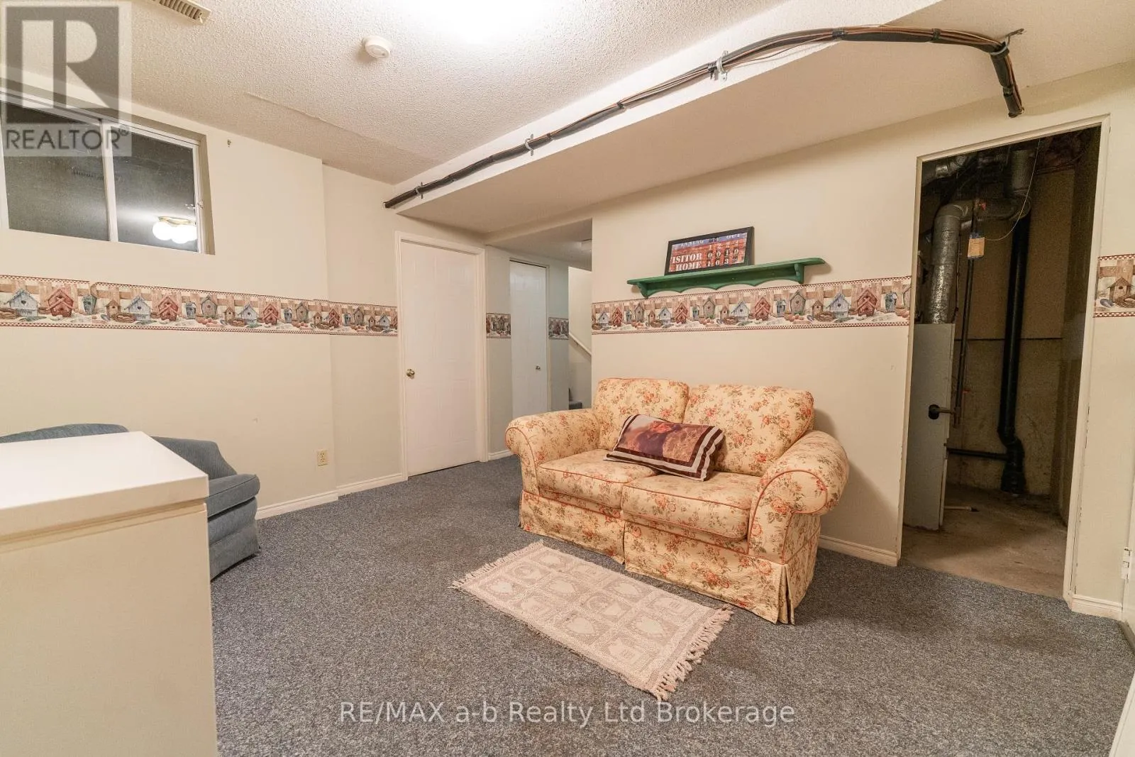 8 - 19 WREN COURT #8