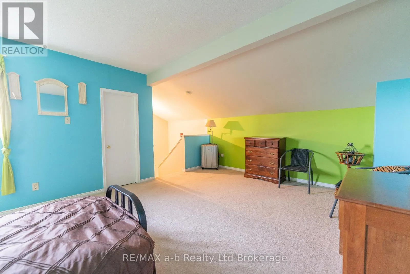 8 - 19 WREN COURT #8