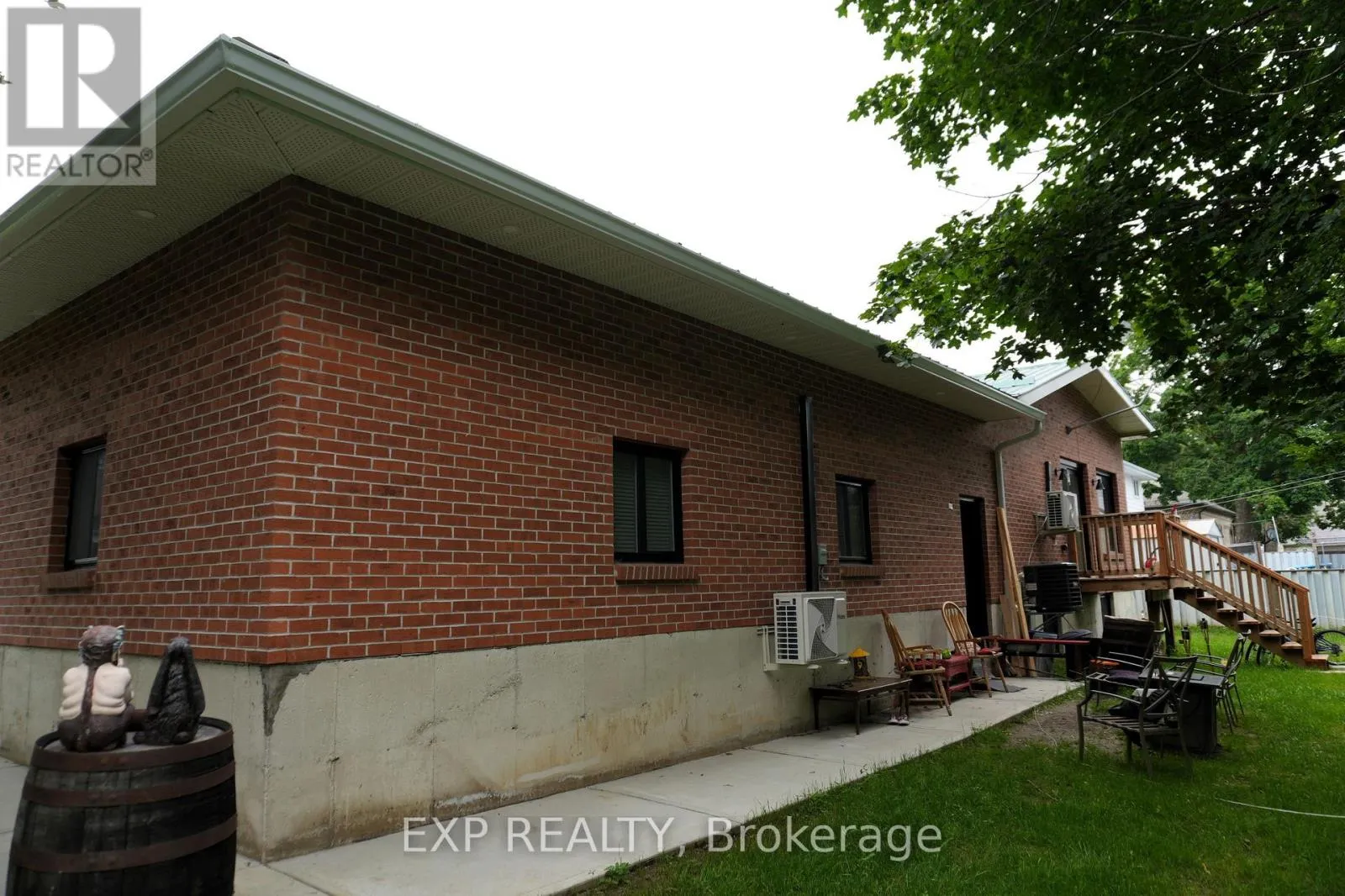 235 JAMES STREET W