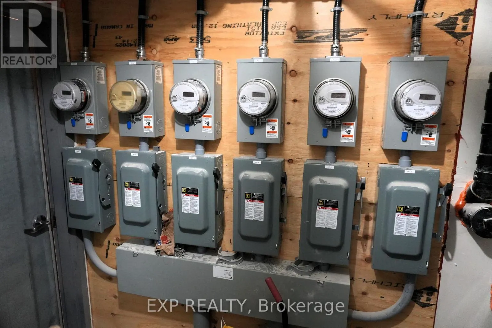 235 JAMES STREET W