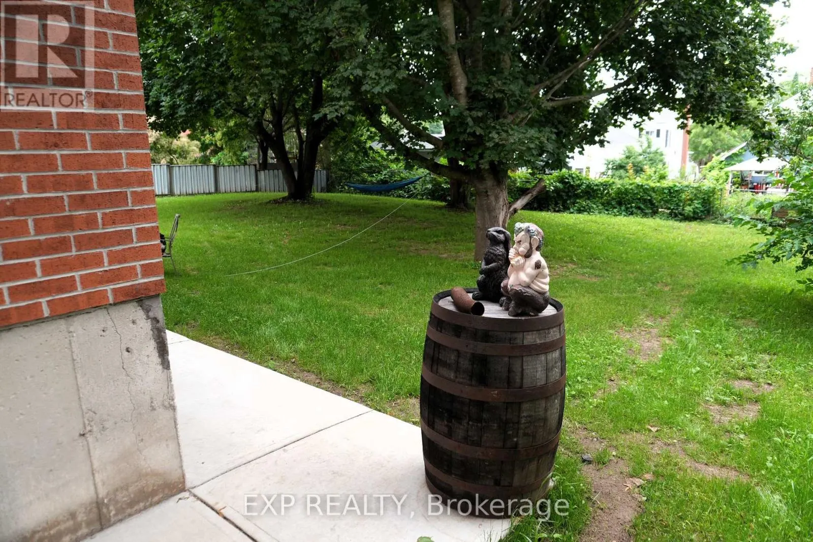 235 JAMES STREET W