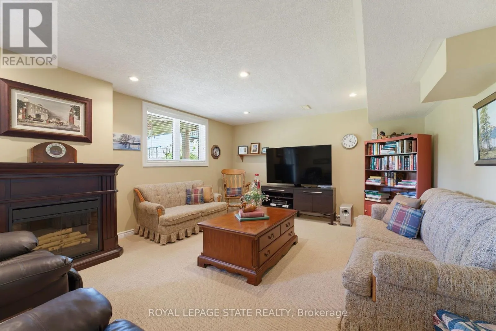 17 - 310 SOUTHBROOK DRIVE