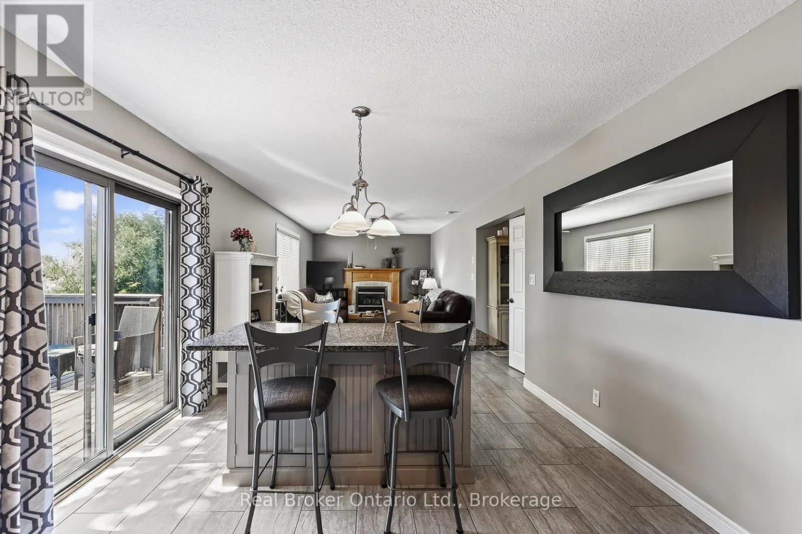 162 KINGFISHER AVENUE