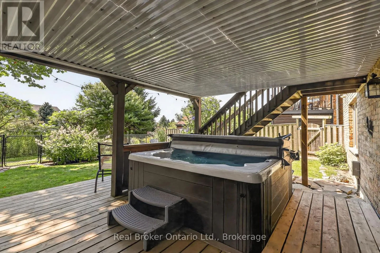 162 KINGFISHER AVENUE