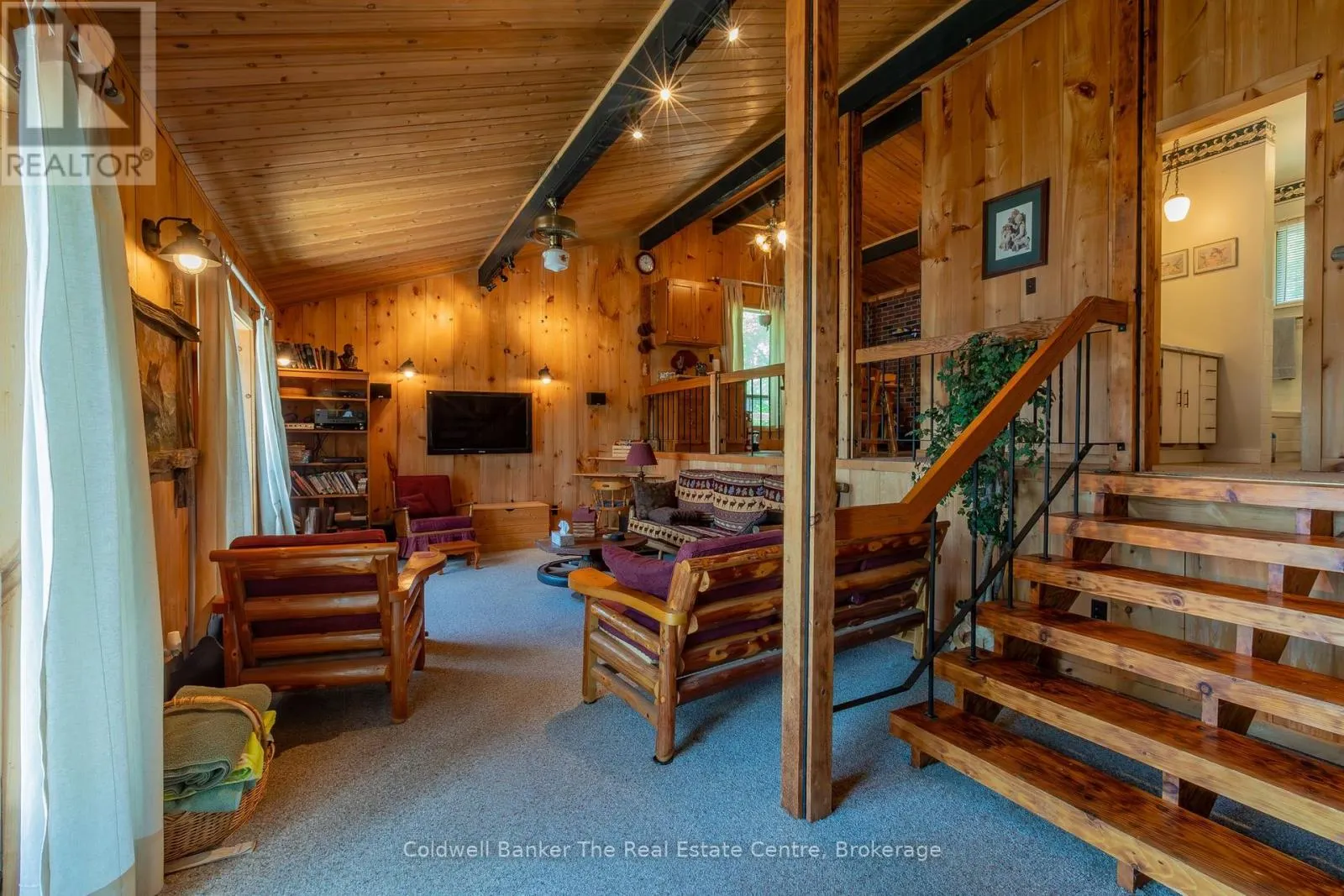 1077 MISTY LANE