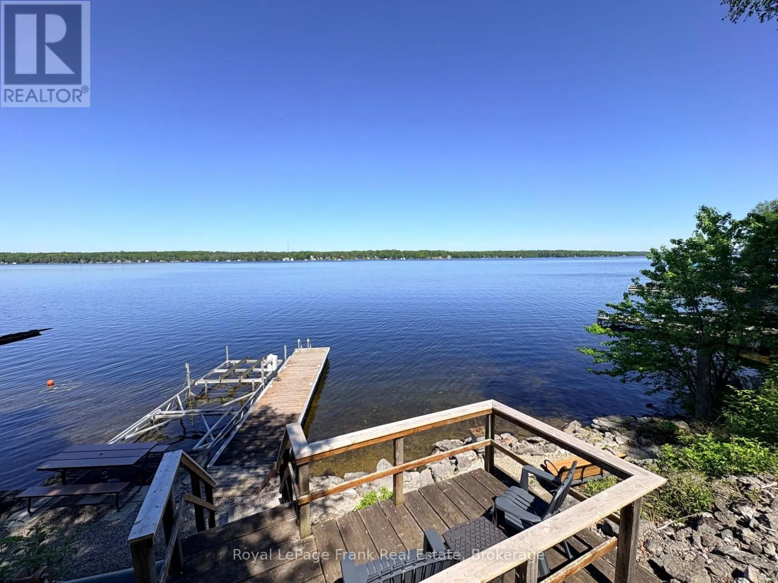 944 BIRCHCLIFF DRIVE