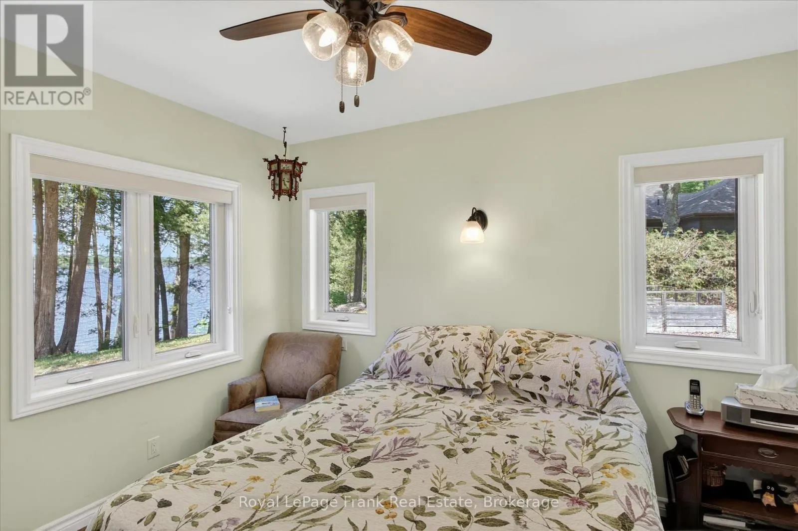 944 BIRCHCLIFF DRIVE