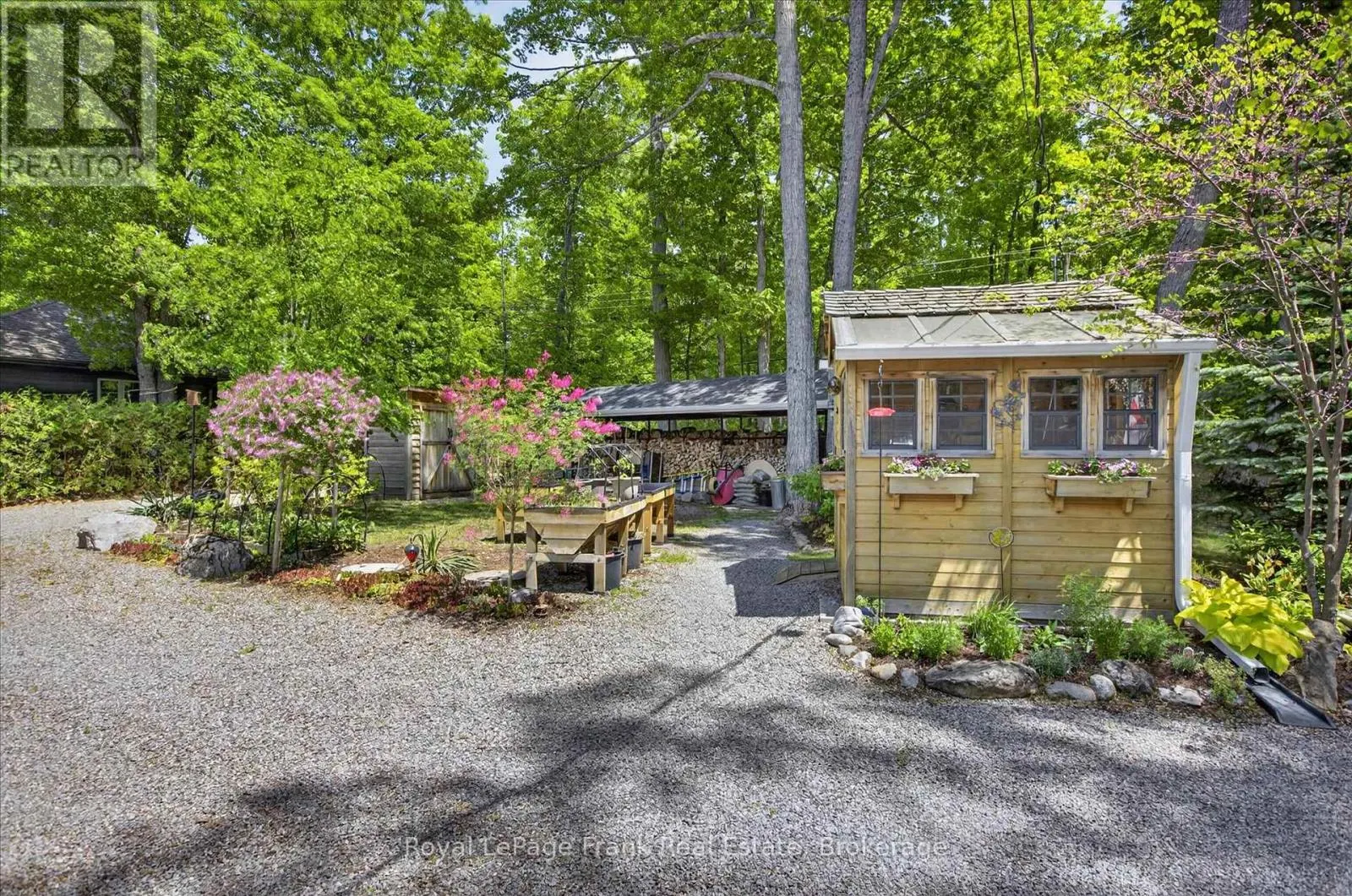 944 BIRCHCLIFF DRIVE