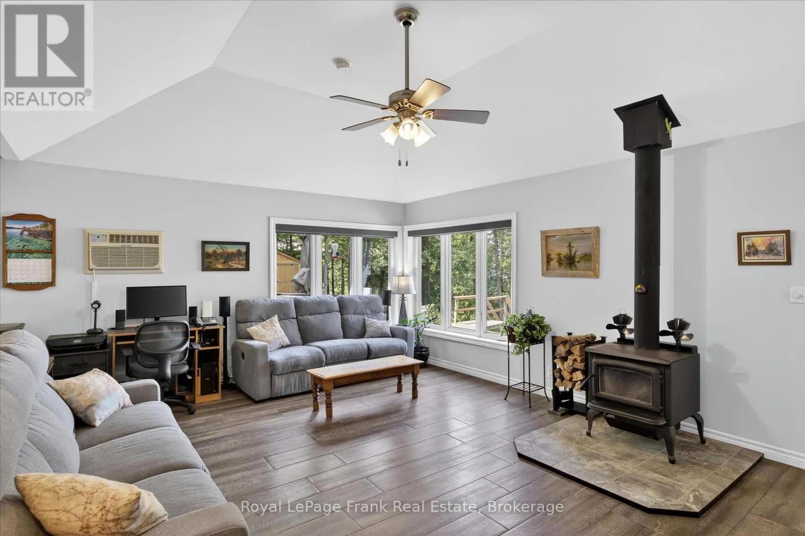 944 BIRCHCLIFF DRIVE