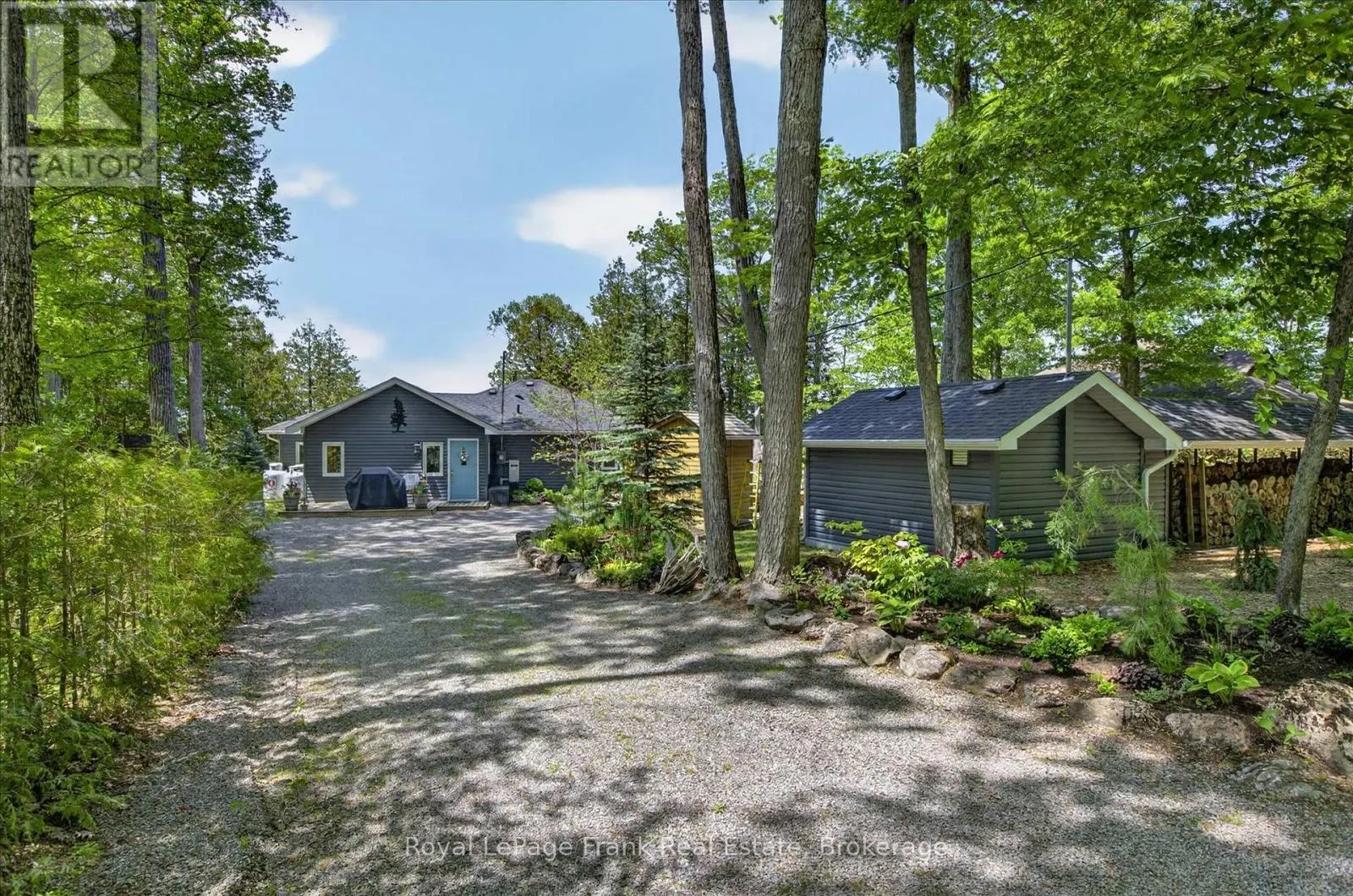 944 BIRCHCLIFF DRIVE