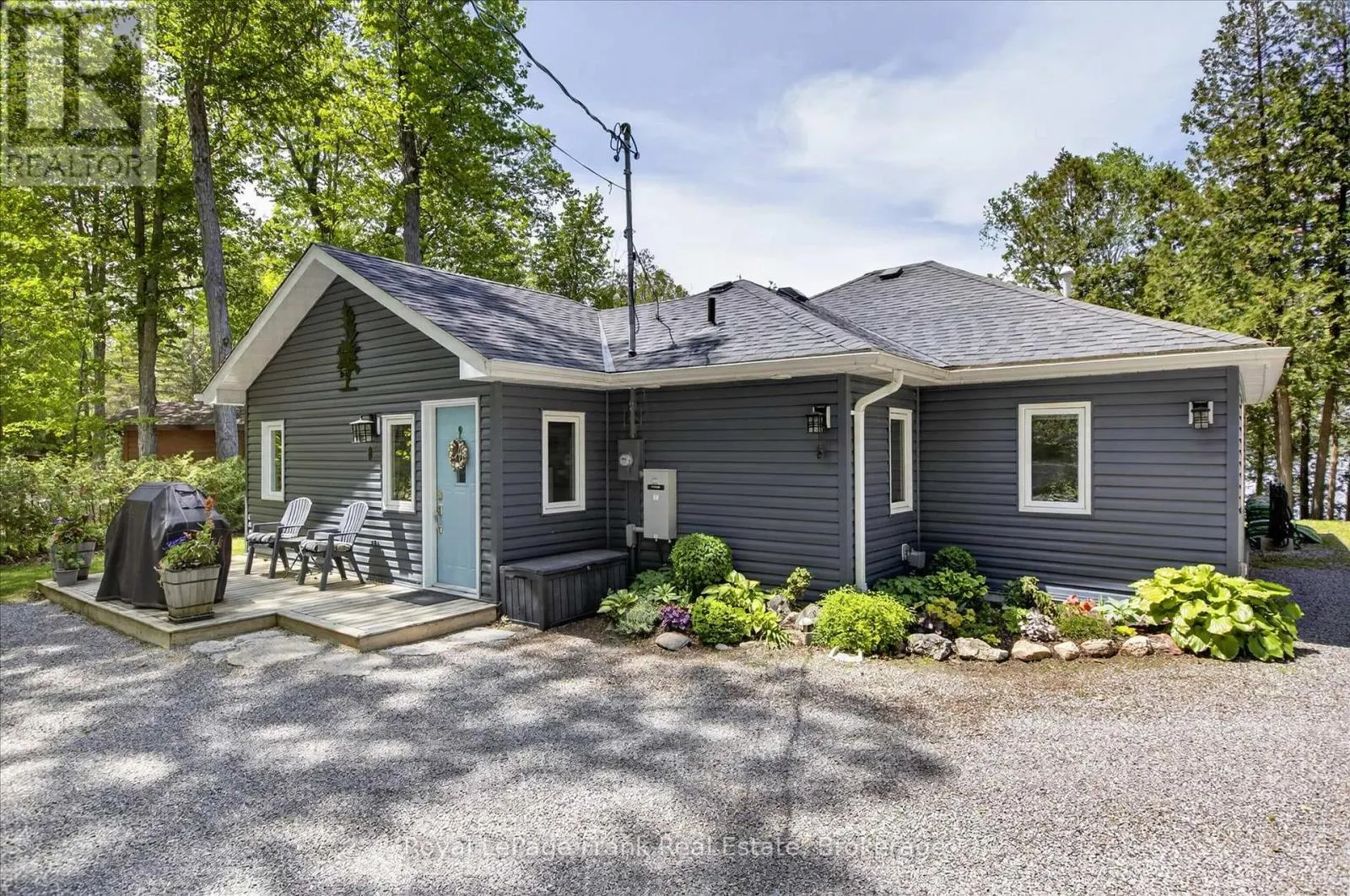 944 BIRCHCLIFF DRIVE