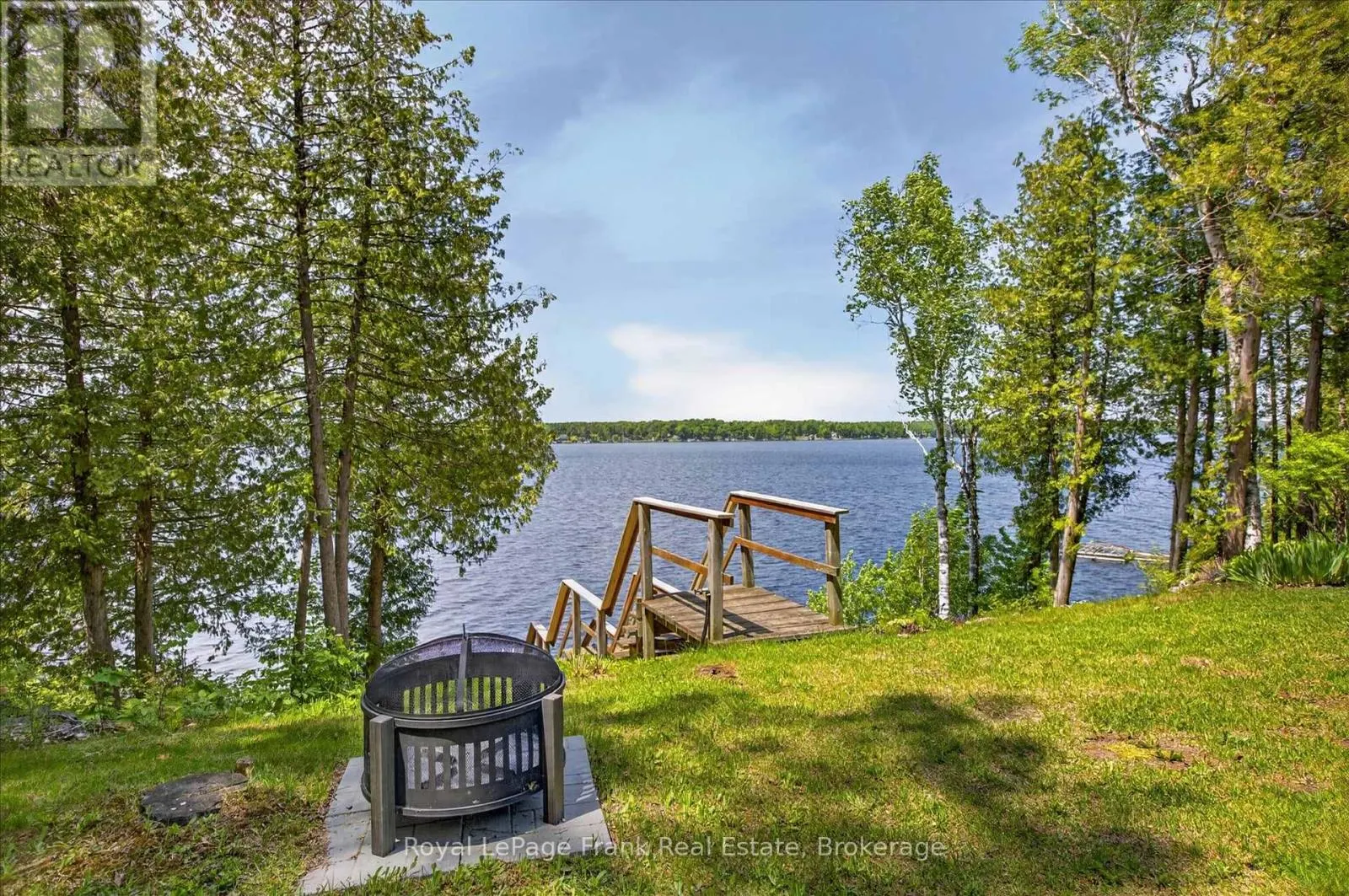 944 BIRCHCLIFF DRIVE