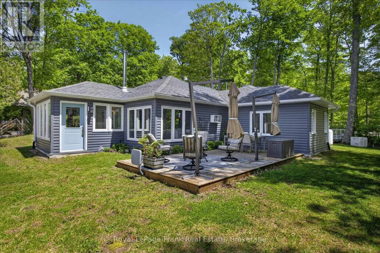 944 BIRCHCLIFF DRIVE