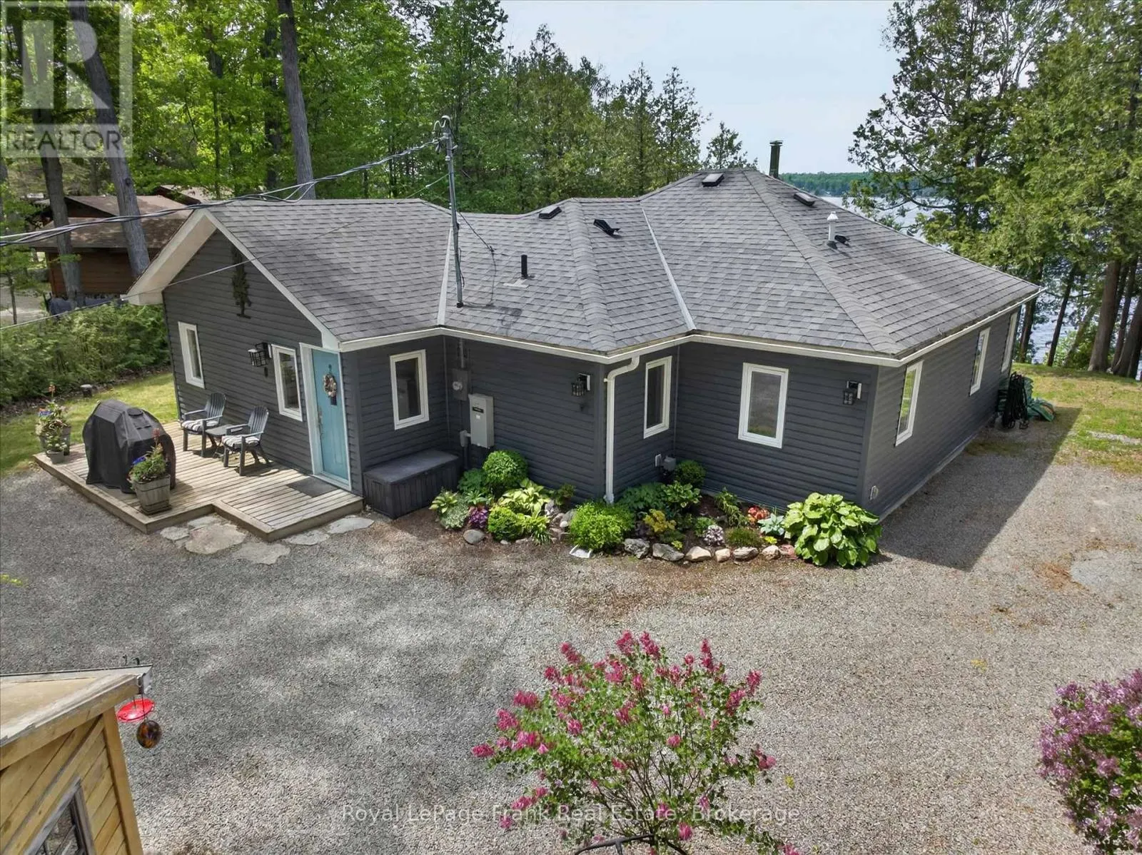 944 BIRCHCLIFF DRIVE