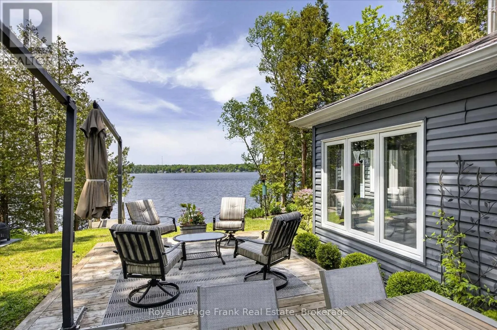 944 BIRCHCLIFF DRIVE